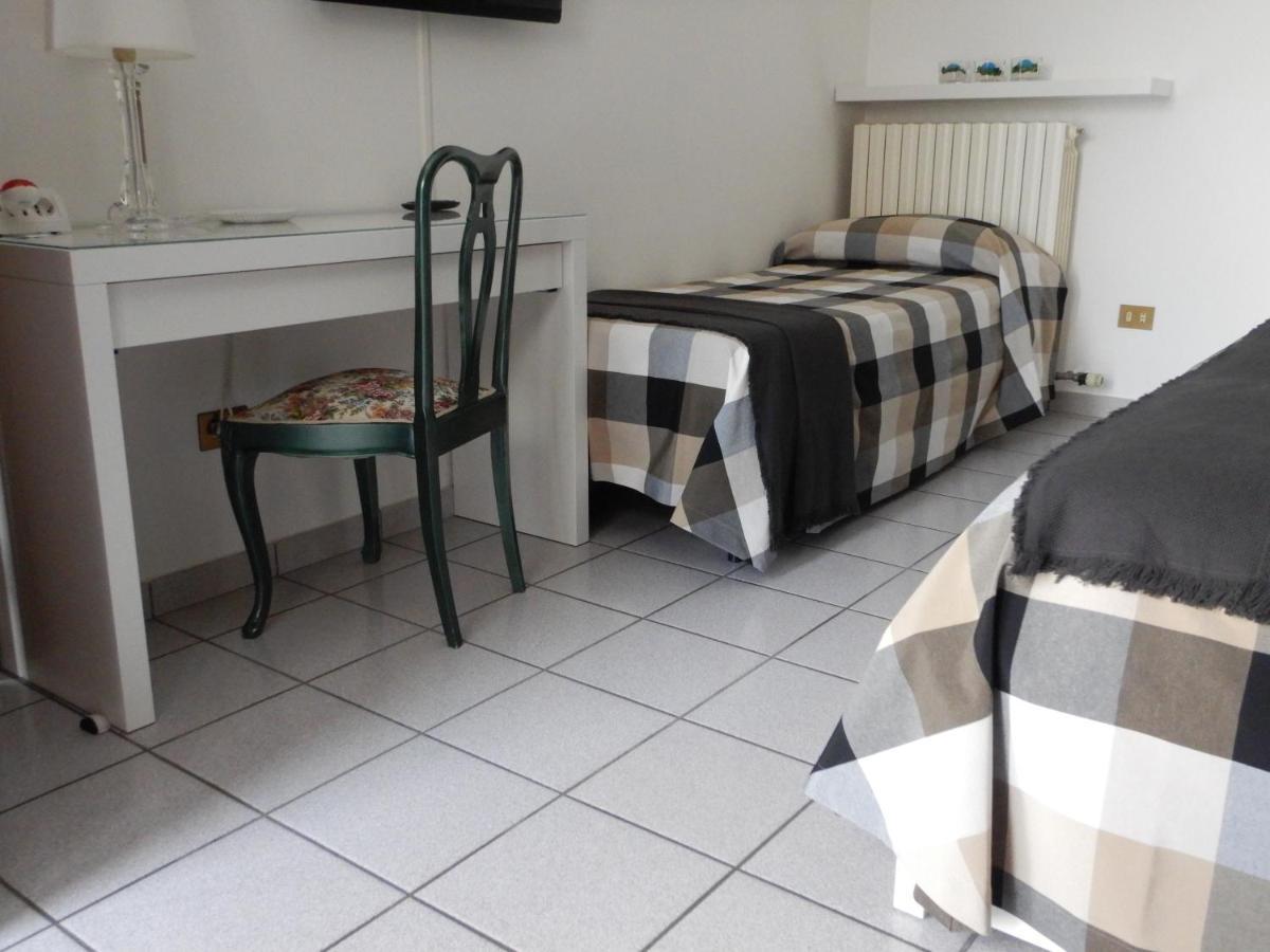 3Per3 Acomodação com café da manhã Busto Arsizio Exterior foto