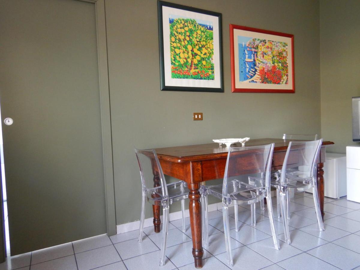 3Per3 Acomodação com café da manhã Busto Arsizio Exterior foto